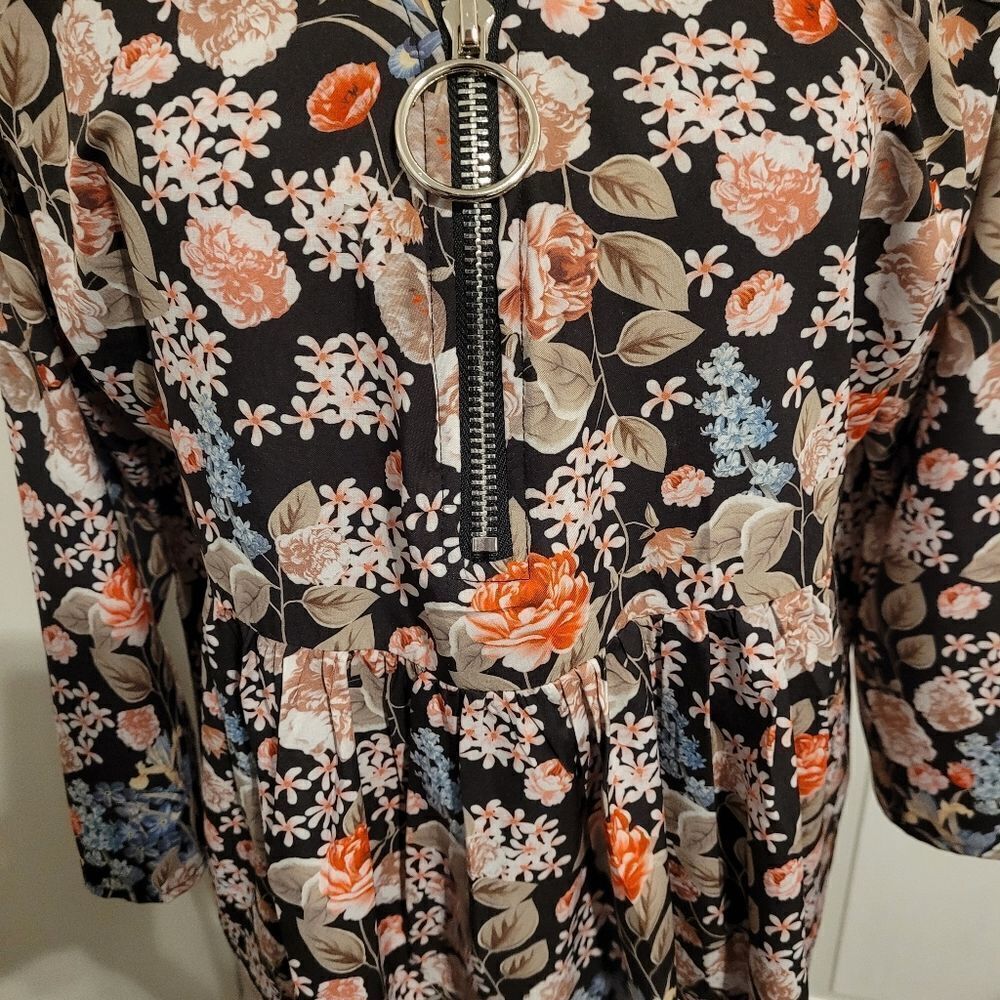 Beautiful floral design tunic top - Picture 4 of 5